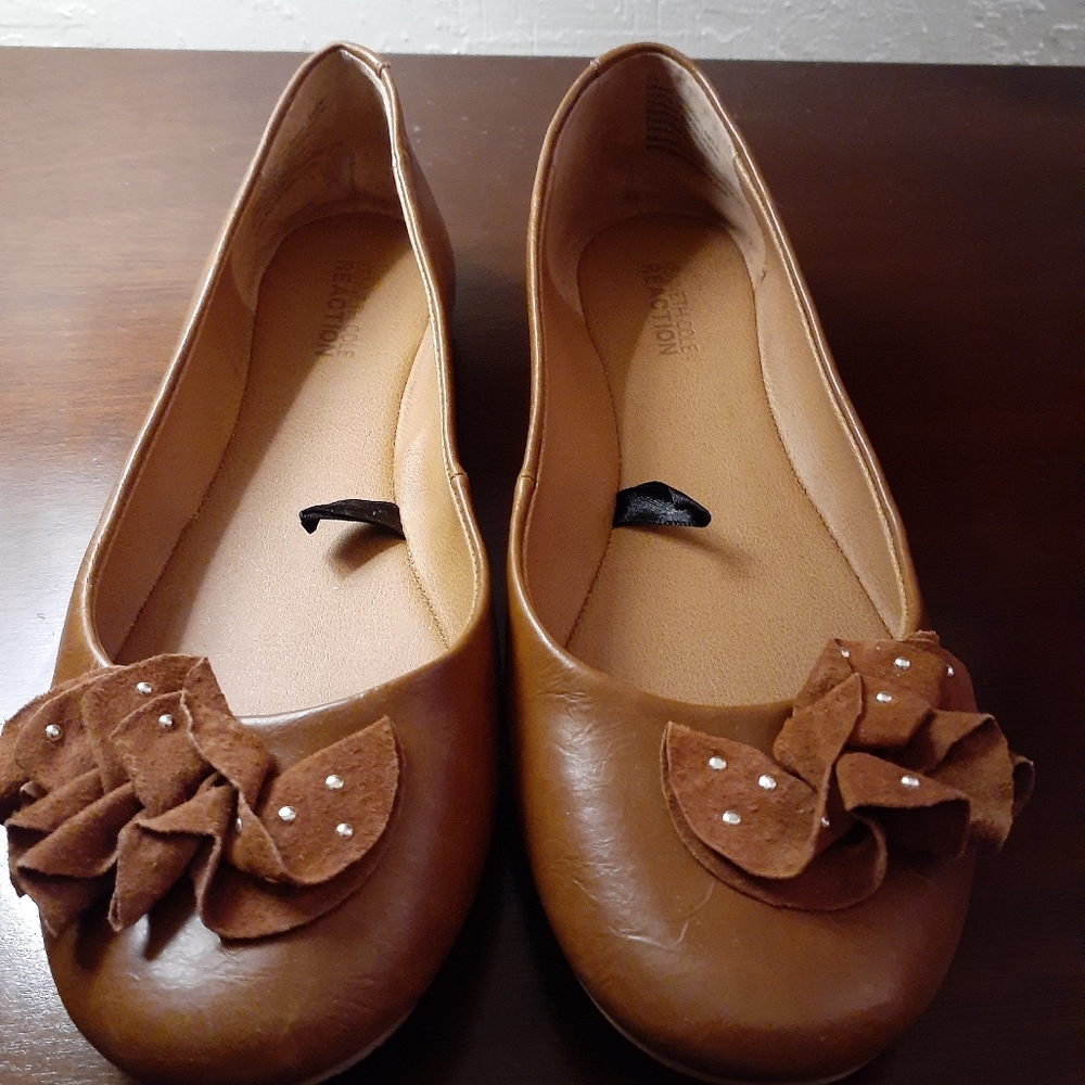 Kenneth Cole flats 7 1/2
